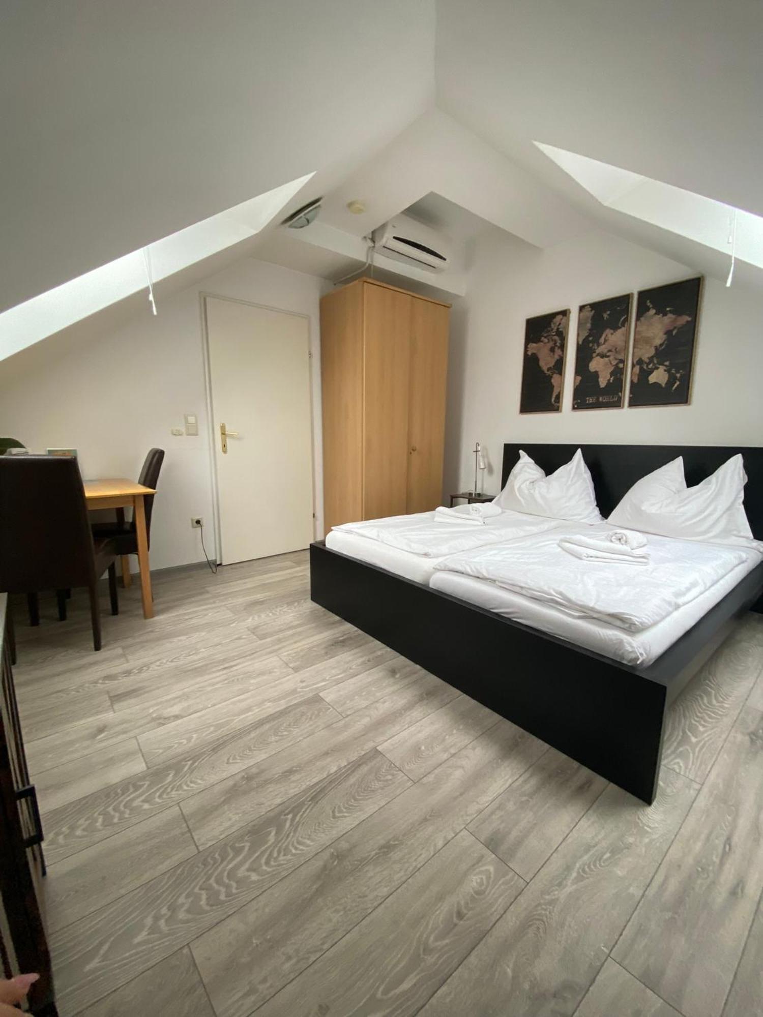 Pension Lizzi Vienna Esterno foto