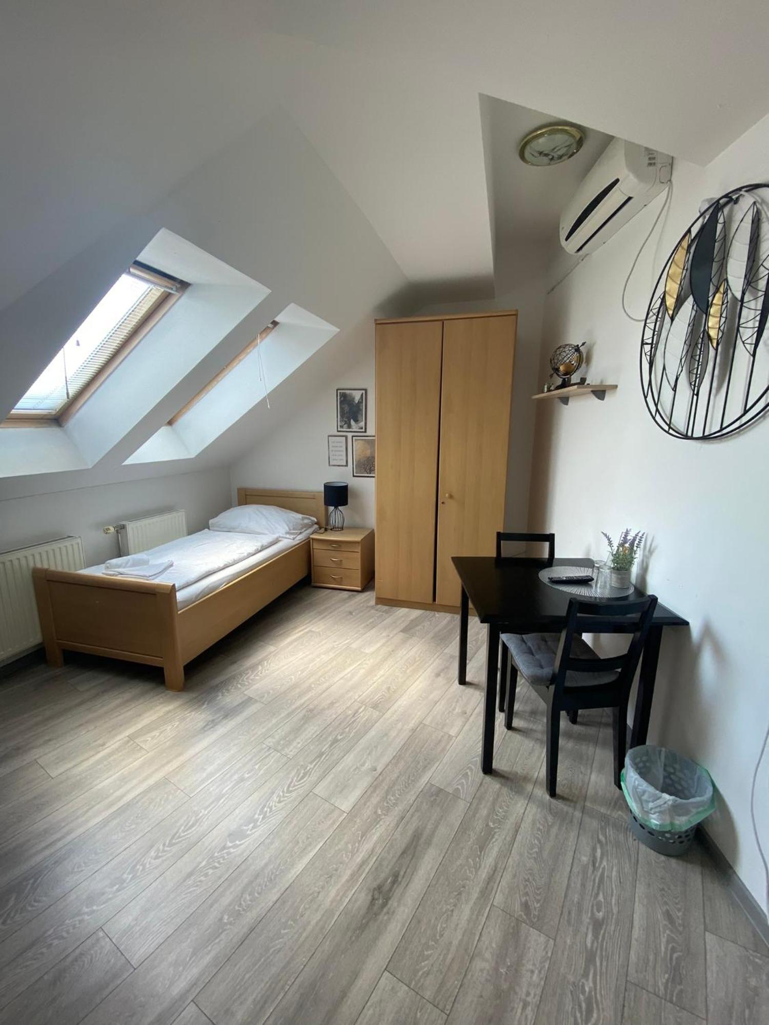 Pension Lizzi Vienna Esterno foto